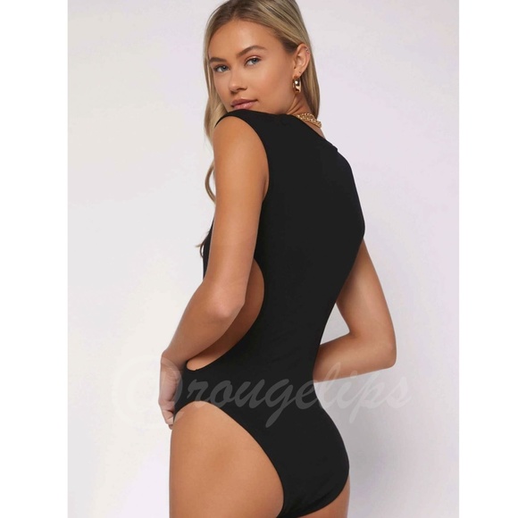 Black Cut Out Slim Fit Bodysuit - Picture 3 of 8